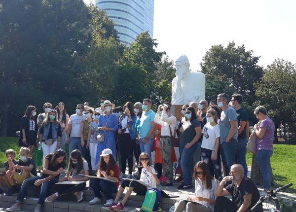 abrozia scoate bucure tenii in strada miting pentru ca autorita ile sa i faca treaba