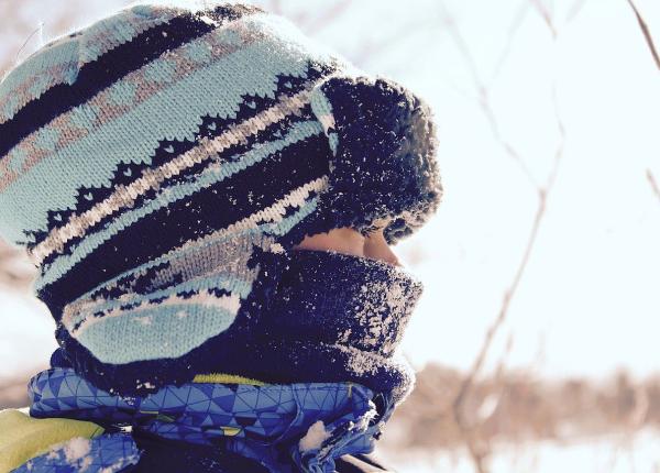 boala rara alergii pu tiul care vomita i ii apar umflaturi cand e frig ori cald