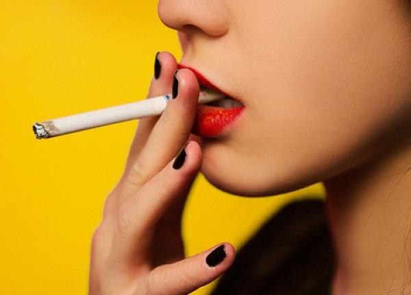 produsele chimice utilizate pentru aromatizarea tutunului pot deteriora vasele de sange