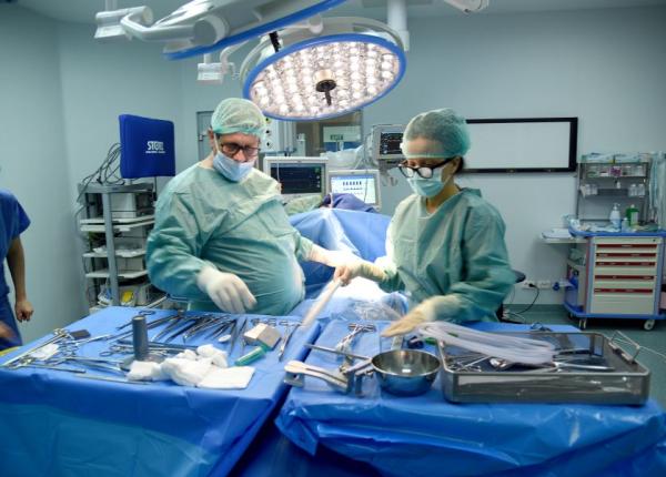 dr cristian paleru cand i cu ce se opereaza tumorile pulmonare