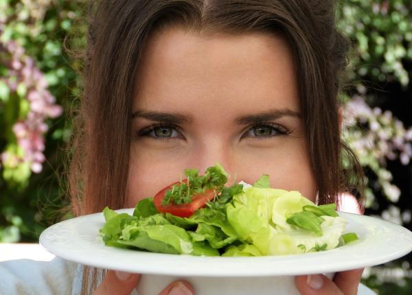 cantitatea de calorii zilnice necesare pentru femeile peste 40 de ani