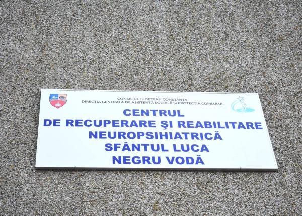 constanta 50 de persoane cu grave dizabilitati si boli neuropsihice ingrijite la centrul sf luca de la negru voda