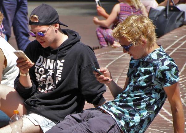 dr mihail pautov cateva simptome ale dependen ei de telefonul mobil