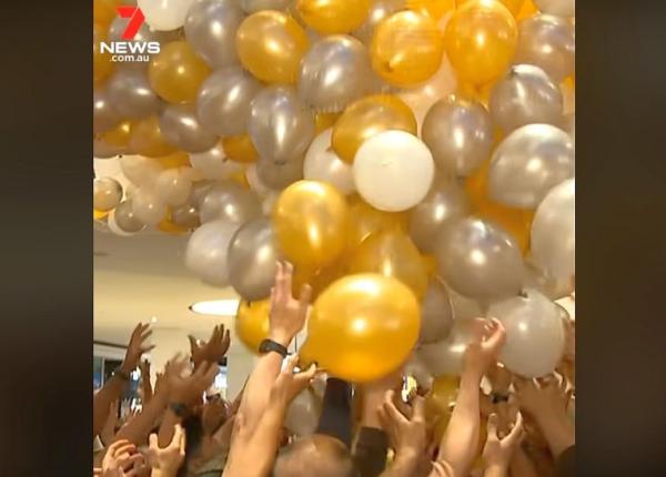 cinci persoane in spital dupa o busculada creata de o promo ie de craciun intr un mall australian