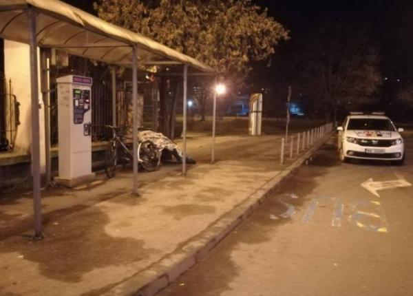 barbat decedat in strada pazit de poli i ti pana diminea a medicina legala nu avea program