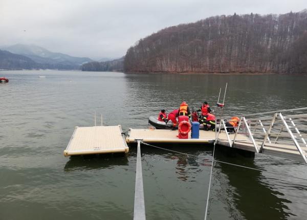 medicina de urgenta azi exerci iu spectaculos de salvare a unor persoane cazute in apa