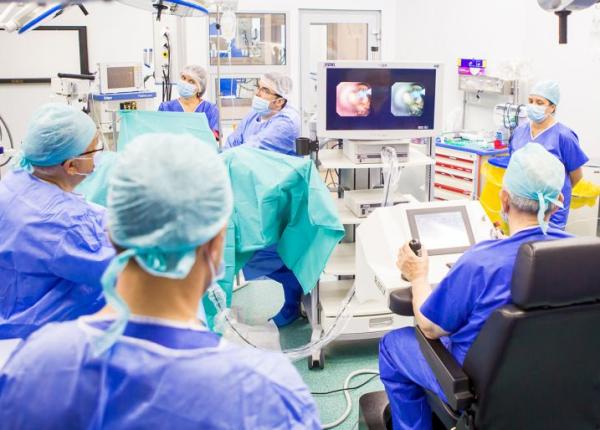 radioterapia i chirurgia robotica in cancerul de prostata dr bogdan parli eanu detaliaza radioterapia i chirurgia robotica in cancerul de prostata dr bogdan parli eanu detaliaza