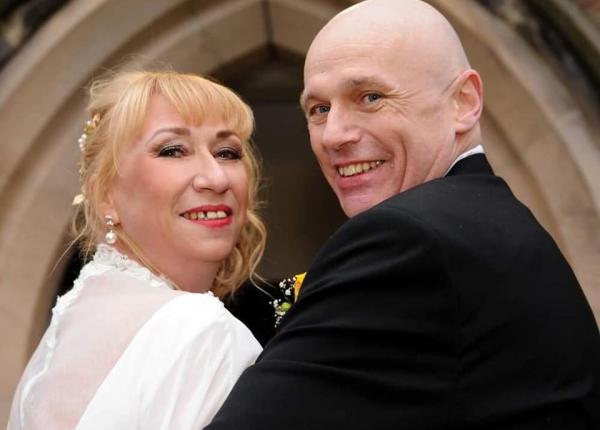 britanic luat de langa so ie in luna de miere dupa ce a fost diagnosticat cu coronavirus