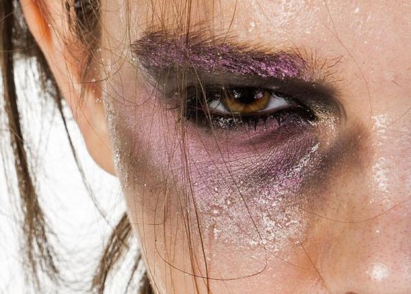 pusee de caldura i transpira ie 10 motive pentru care curg apele pe tine