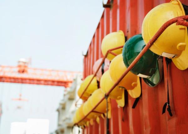 raspun oficial naveta pot merge la serviciu in aceasta perioada i persoanele care fac naveta