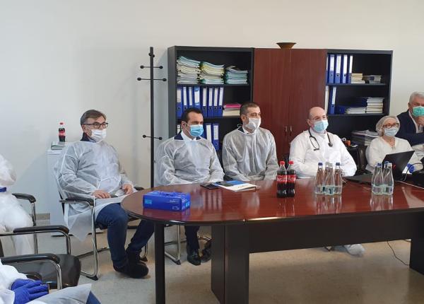 medici din 49 de spitale din romania training covid 19 cu doctori din china