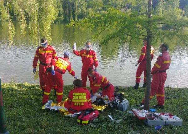 barbat decedat dupa ce s a aruncat in lacul din parcul tineretului