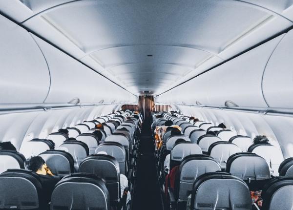 cadre medicale 100 000 de bilete oferite gratuit de o companie aeriana