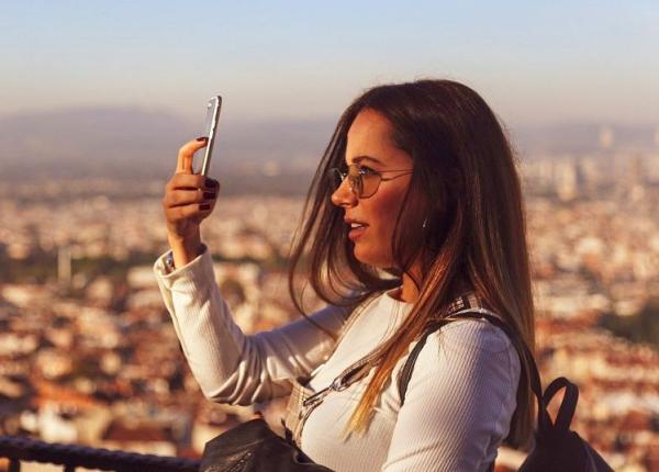 obsesia de a i aranja selfie urile cre te riscul de tulburare alimentara