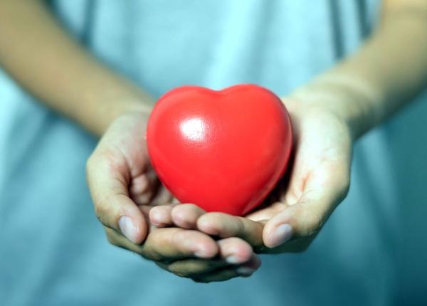 cardiolog avalan a de pacien i cu afec iuni cardiace dupa intrarea in starea de alerta