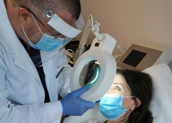 reac iile alergice la ma ti ce putem pa i dermatologul explica