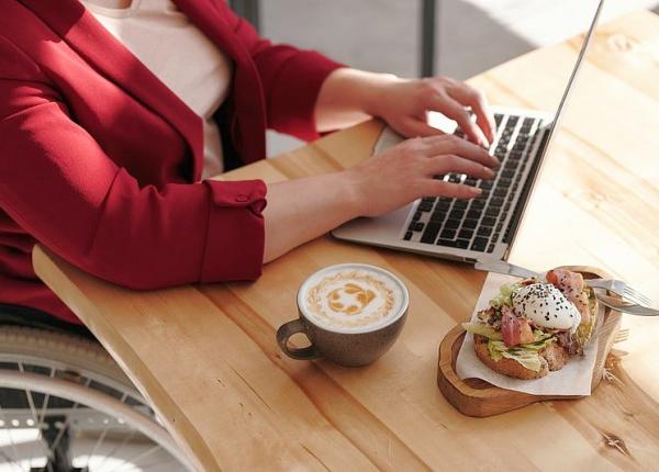 cum mananci sanatos la birou 3 sfaturi esen iale