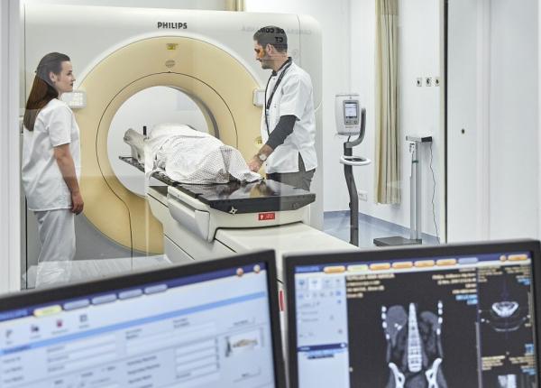 radioterapia stereotaxica diferen a fa a de cea clasica riscul de toxicitate trebuie sa fim foarte preci i radioterapia stereotaxica diferen a fa a de cea clasica riscul de toxicitate trebuie sa fim foarte preci i