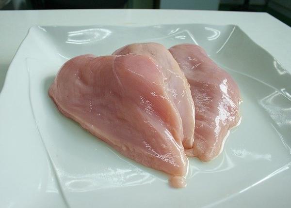 dungi albe pe pieptul de pui ce reprezinta i ce efect au asupra sanata ii