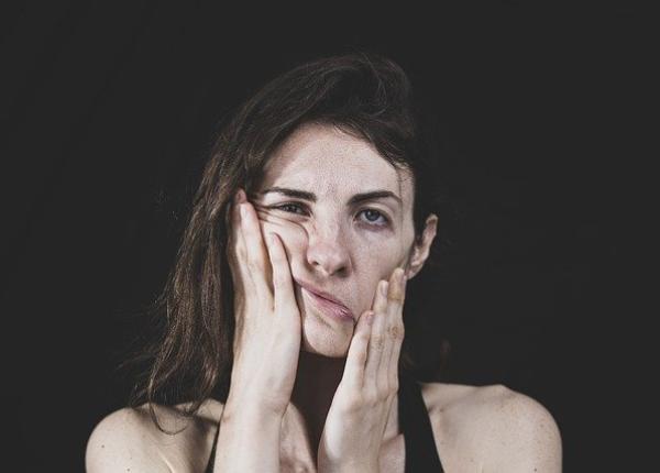 anxietate 18 semne la care femeile trebuie sa fie atente