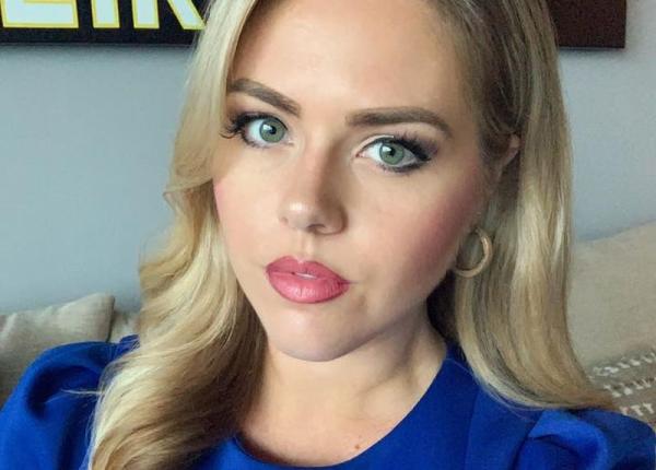 prezentatoare avertizata de o telespectatoare ca are cancer la tiroida detaliul ocant prezentatoare avertizata de o telespectatoare ca are cancer la tiroida detaliul ocant