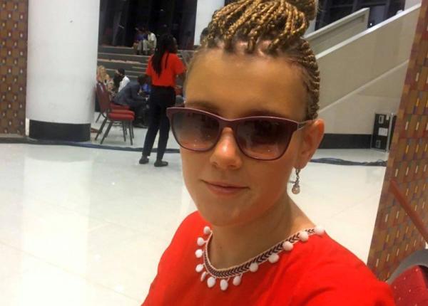 pandemia covid 19 pentru nevazatori larisa maria nechita departe unii de ceilal i dar nu singuri