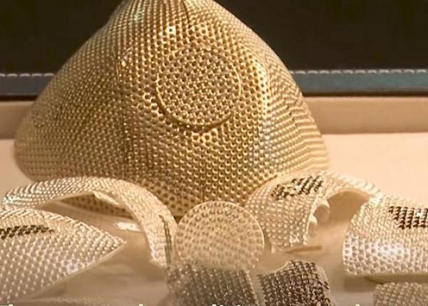 cea mai scumpa masca anti covid din lume 1 5 milioane de dolari cine a comandat o i din ce e facuta video