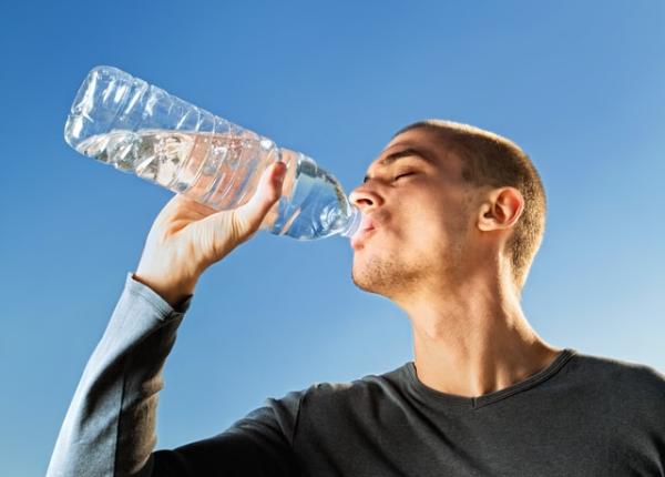 deshidratare de ce mananci mai mult atunci cand i i e sete