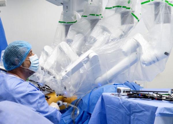 opera ie bariatrica cu robotul davinci pacient cu obezitate morbida fara urma de opera ie opera ie bariatrica cu robotul davinci pacient cu obezitate morbida fara urma de opera ie