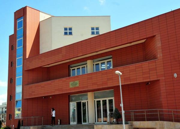 o universitate din romania face teste covid 19 la cerere