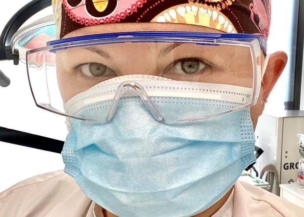 medic roman din belgia ironie la adresa celor care contesta masca am si telefonul langa mine sa sun la 112 cat mai astept