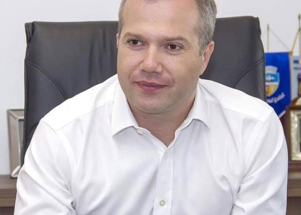 primarul ora ului gala i in autoizolare dupa ce a fost testat pozitiv la noul coronavirus