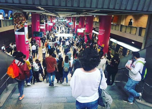 restric ii la metrou din cauza covid 19 accesul calatorilor in sta iile de metrou limitat