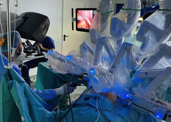 chirurgie urologica robotica i biopsii prostatice prin fuziune la spitalul clinic sanador