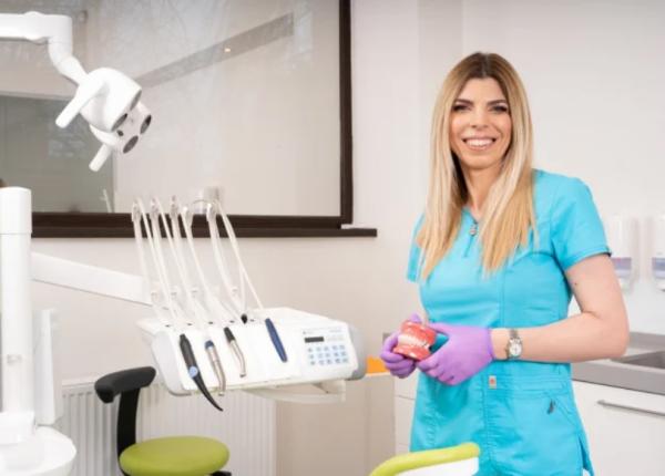 cum te intinere te o vizita la cabinetul stomatologic dr denisa zaharia pacietul pare cu totul o alta persoana