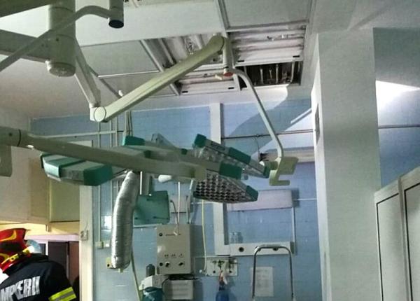 alarma de incendiu la spitalul de urologie din cluj un panou de iluminat a luat foc