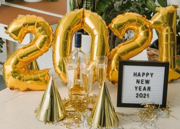 echipa dc medical va ureaza la multi ani 2021