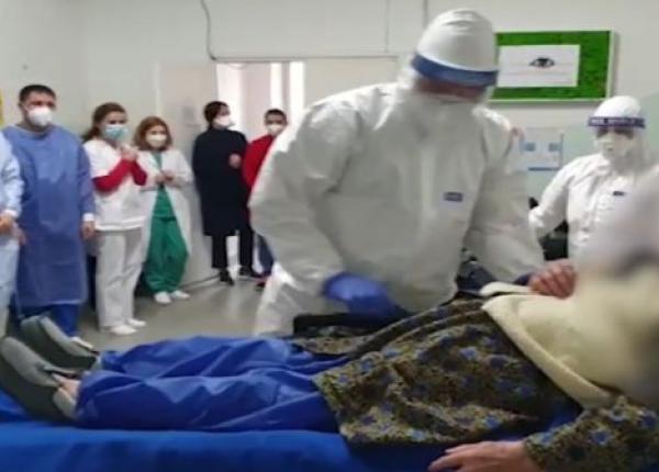 batrana de 95 de ani externata azi dupa ce s a vindecat de covid 19