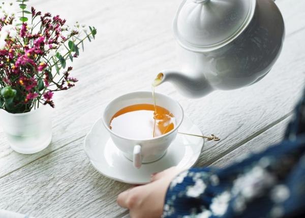 ceaiul negru tot ce trebuie sa stii despre riscurile si beneficiile lui