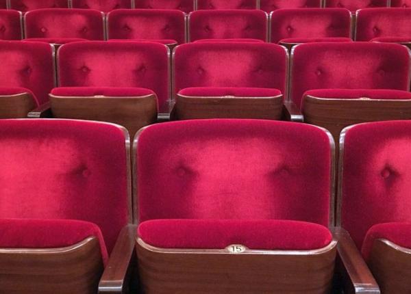 cum a reusit george ivascu sa transforme o sala de teatru de 150 de locuri intr una de 2 500