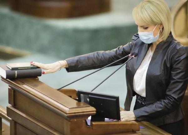 gabriela firea din nou pe mana medicilor a fost operata de urgenta