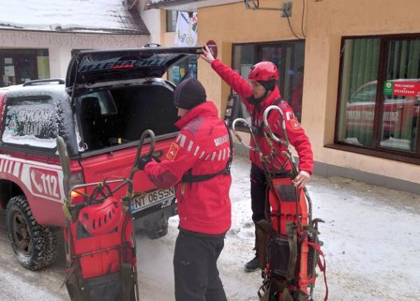 salvamont operatiune de salvare turist in varsta in hipotermie pe masivul ceahlau salvamont operatiune de salvare turist in varsta in hipotermie pe masivul ceahlau