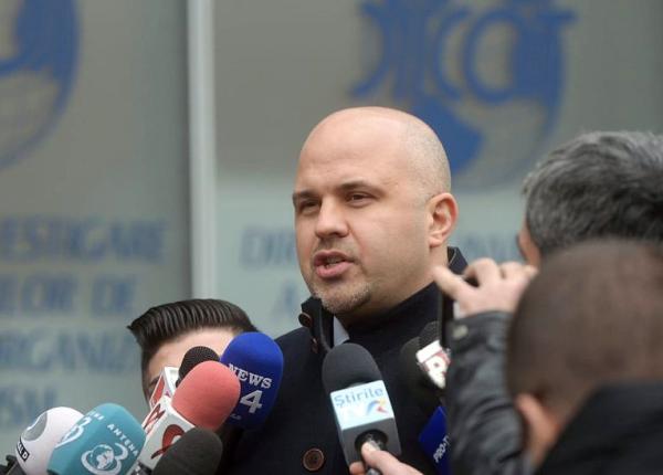 pacienti tratati in podul unui spital fara autorizatie isu in cluj emanuel ungureanu in caz de incendiu personalul nu ar avea pe unde sa evacueze pacientii