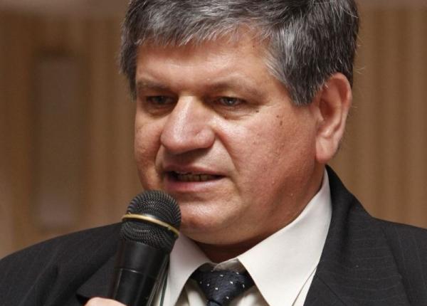 profesorul din oradea decedat la 2 saptamani dupa ce s a vaccinat sotia sa reactie fulminanta alta e cauza si eu ma vaccinez