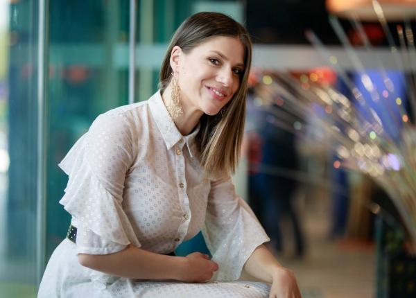 vedeta tv a rabufnit la adresa lui dragos bucur in emisiunea lui maruta din spatele tastaturii toti suntem zmei