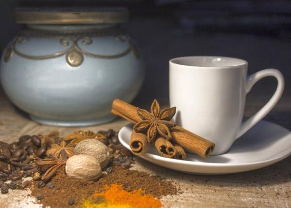 cafea cu scortisoara nucsoara si lapte de cocos energizantul natural care ti ajunge toata ziua