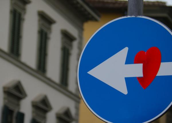 atac de cord 6 simptome alarmante care apar doar la femei