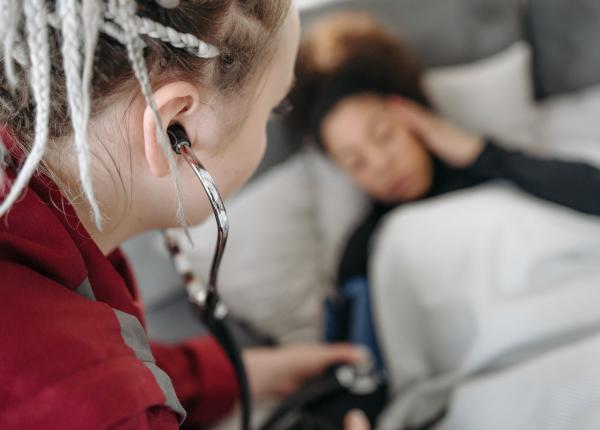 covid 19 un nou simptom bizar nu este de gluma cu el la ce trebuie sa fim atenti