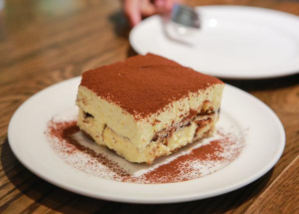 tiramisu de casa fara coacere reteta extrem de simpla gata in 10 minute