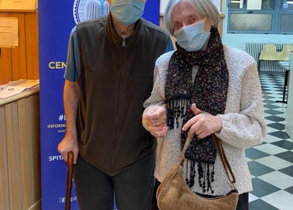 de dragobete un cuplu de 51 de ani impreuna s a vaccinat mesajul lor